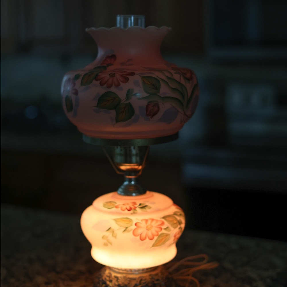 Rare GWTW Vintage parlor hurricane lamp. - Picture 9 of 16